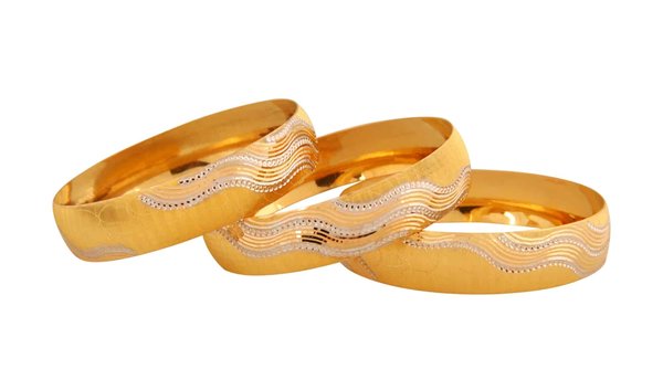 How to Choose the Right Type of Statement Cuff Bracelets to Complement a Sleeveless Dress?